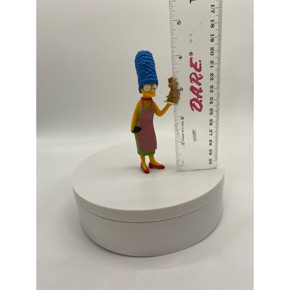 2007 The Simpsons Marge Simpson with Pancakes Figurine Toy - Picture 2 of 5